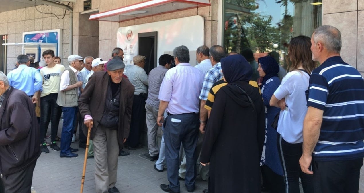 emekli promosyon yarisi iyice kizisti KkjLNDS6