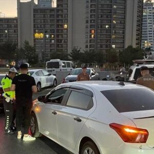 istanbulda yuzlerce gozalti Ivm12JJn