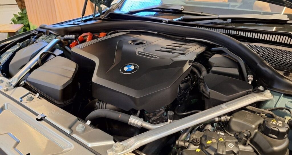 mercedesin kaputunu acinca bmw cikacak alman devlerinden sasirtan hamle dgIw9cBt