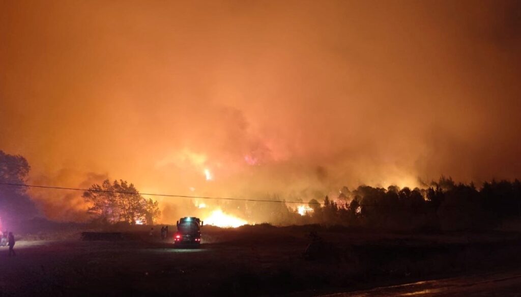 bursada orman yangini yerlesim yerlerine ilerliyor CUezu9XY