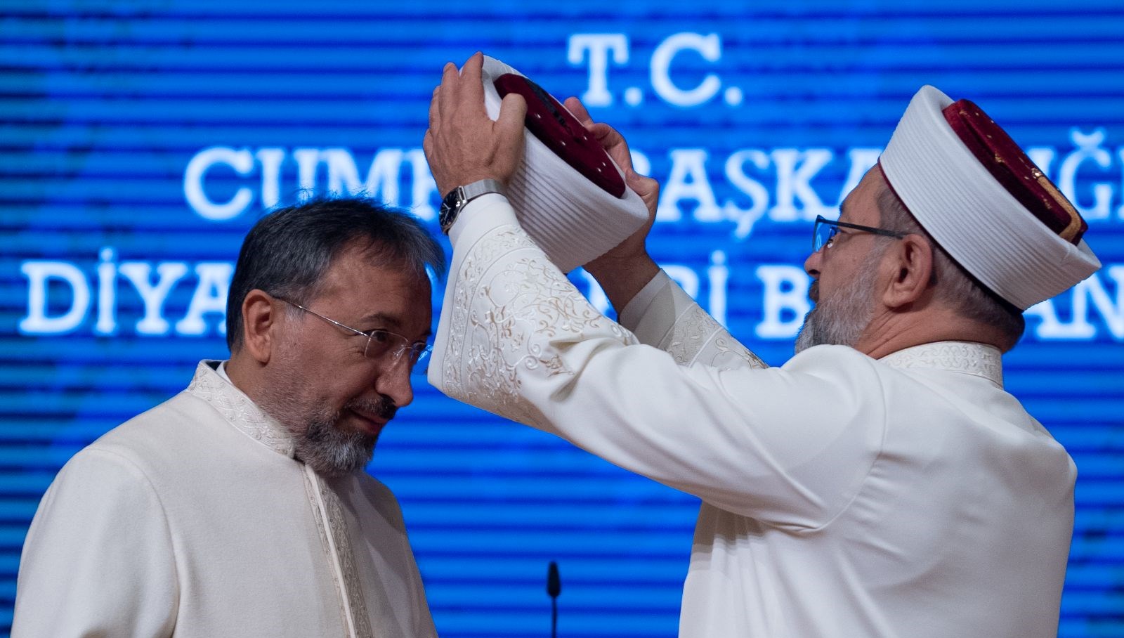 diyanet isleri baskanliginda devir teslim toreni fX7O6zZT