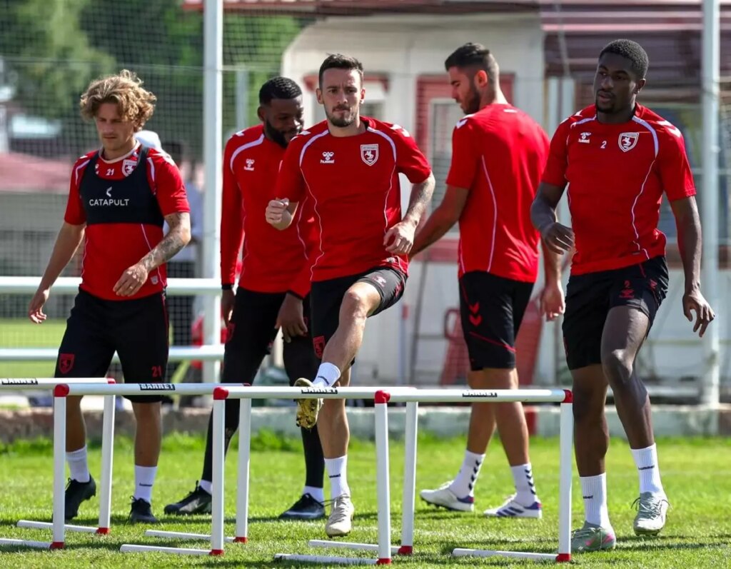 samsunspor antalyaspor macinda namaglup kalmak istiyor dkYIYjmp
