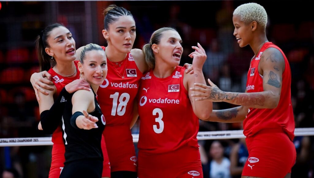 sizinle gurur duyuyoruz filenin sultanlari dunya ikincisi HBxbmOV8