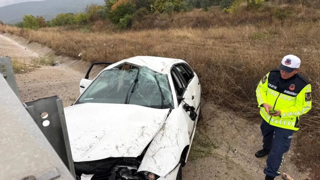 bursada trafik kazasi 4 yarali rirxyerq