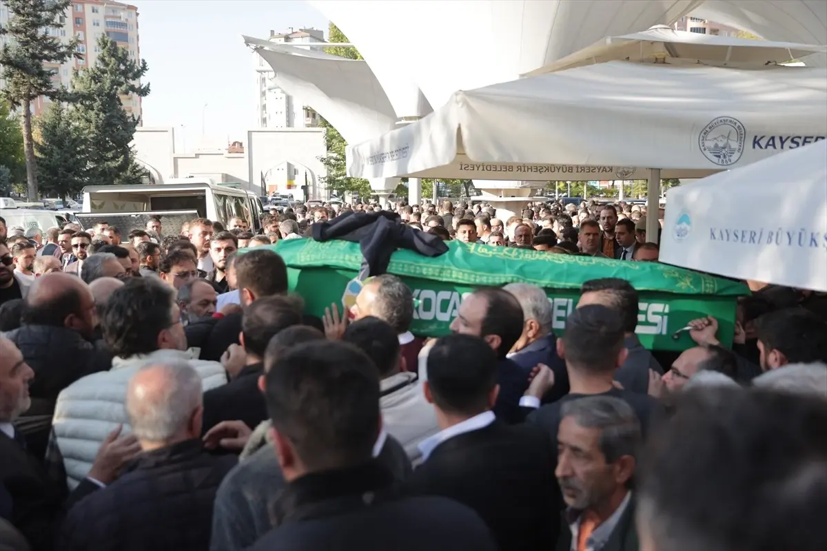 ismail onay son yolculuguna ugurlandi ptbSW3LB.jpg