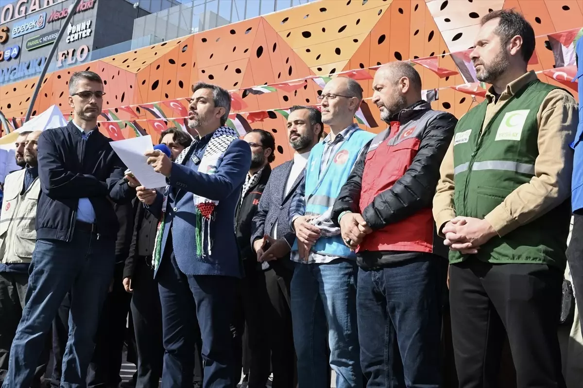 istanbulda gazzeye umut ol kampanyasi WlFaLJJB.jpg