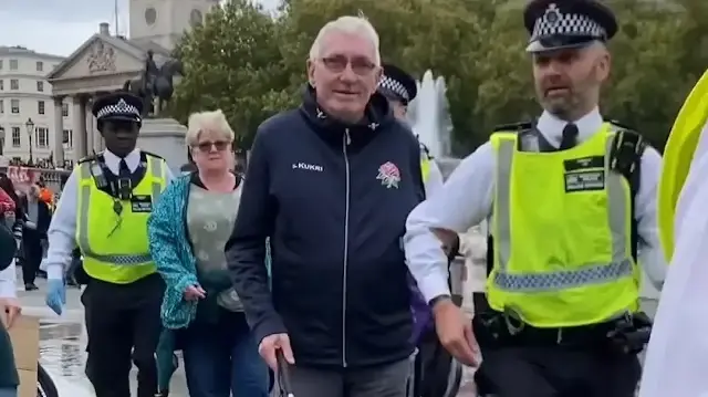 londrada ingiliz polisi gorme engelli gazze destekcisini teror sucundan tutukladi o anlar kamerada 2JihPrq8