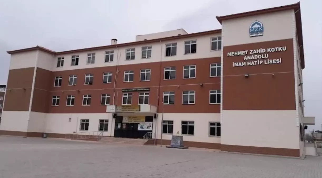 okulda gaspa mudahale eden mudur yardimcisina saldiri NWczefJD.jpg