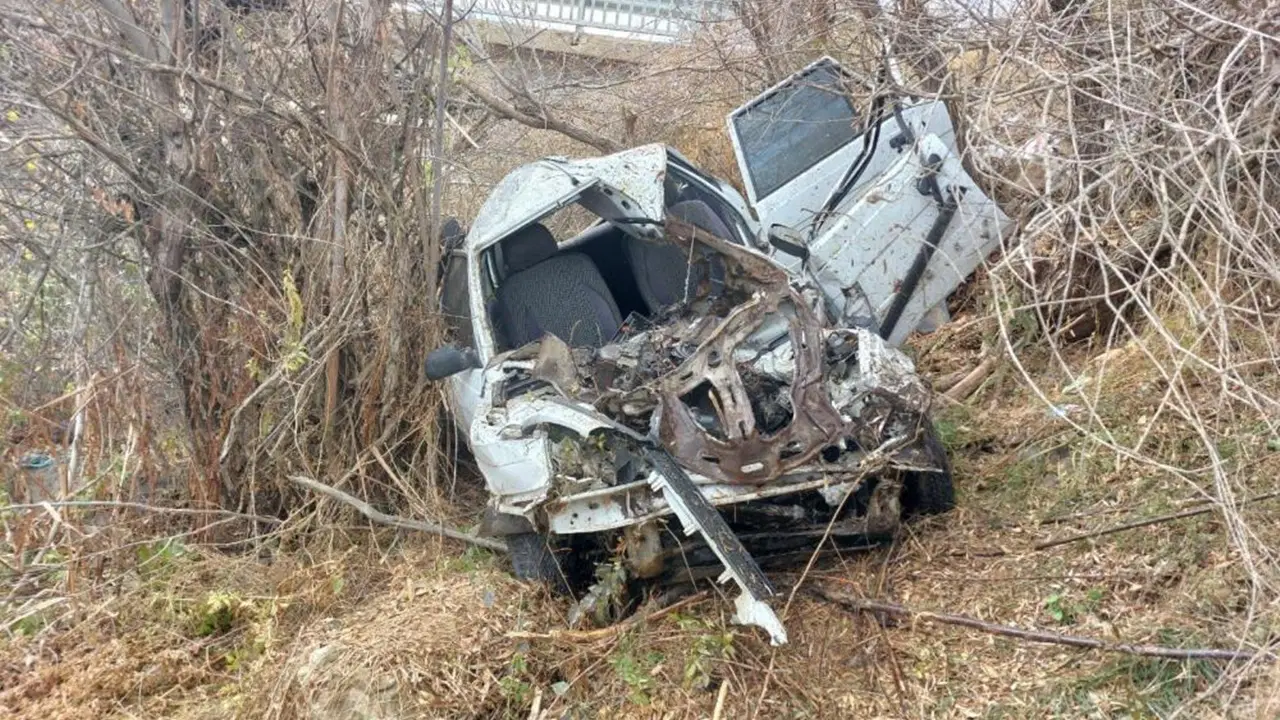 feci kaza anne oldu oglu agir yaralandi 6BswBYT5.jpg