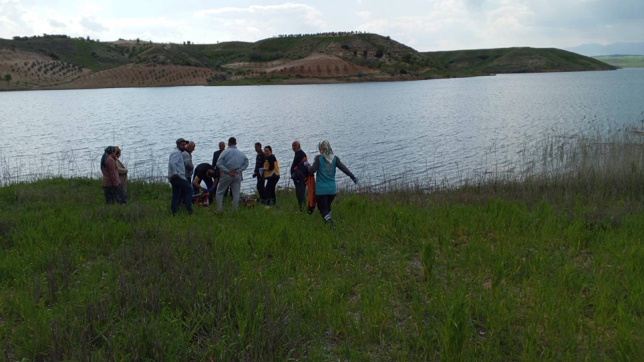 89 Yaşındaki Adam Gölde Boğuldu